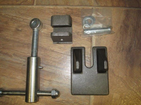 #01 – Tailgate latch kits